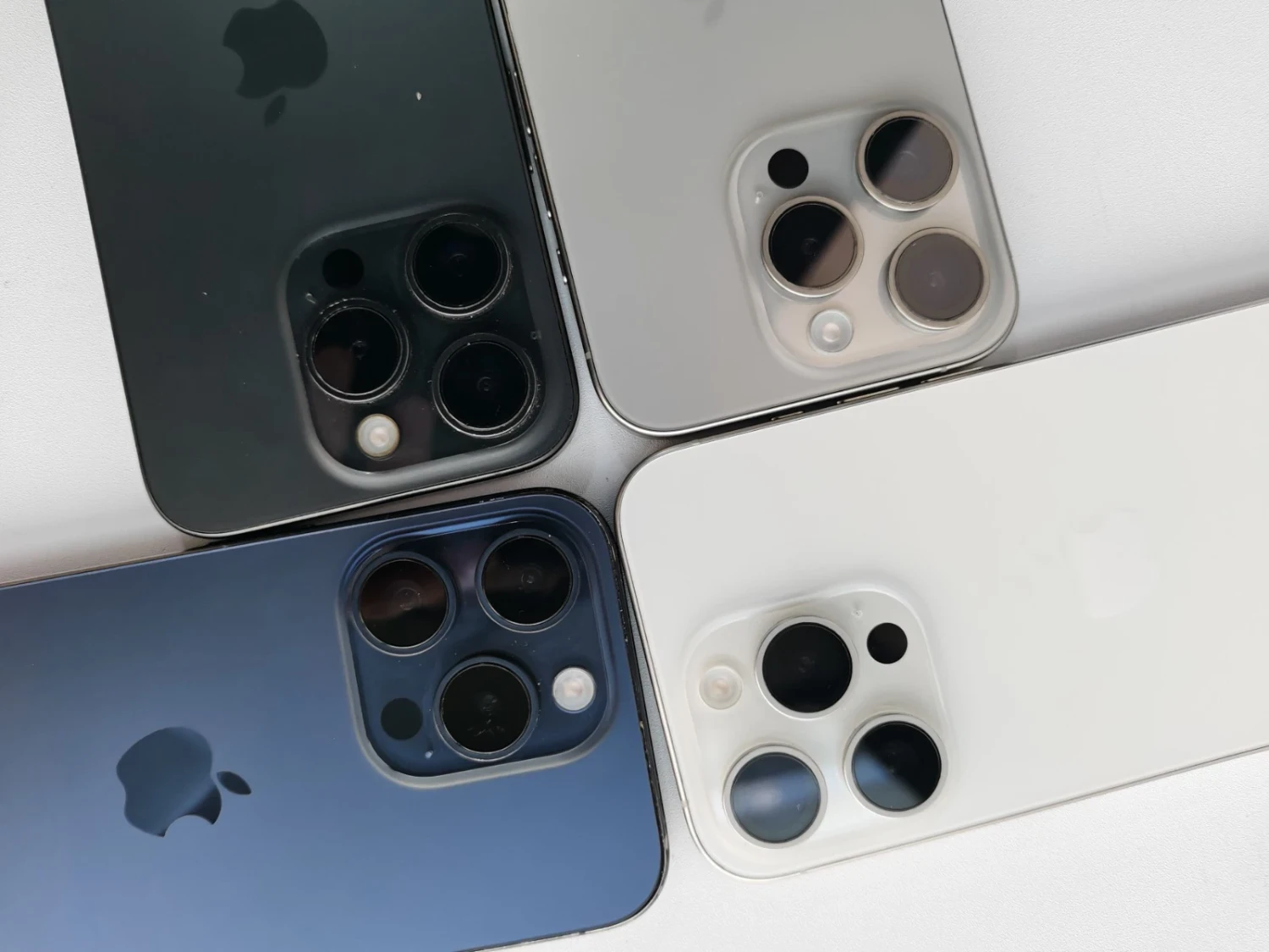 Smartphone avec apparence A + à la mode Iphone 15 pro Téléphones d'occasion 5G Original